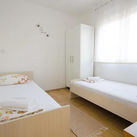 With A Parking Space - 13127 Apartamento Zadar